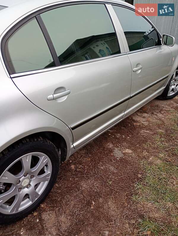 Лифтбек Skoda Superb 2002 в Прилуках