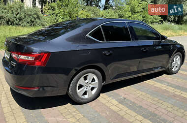 Лифтбек Skoda Superb 2017 в 
