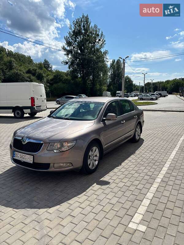Skoda Superb 2012