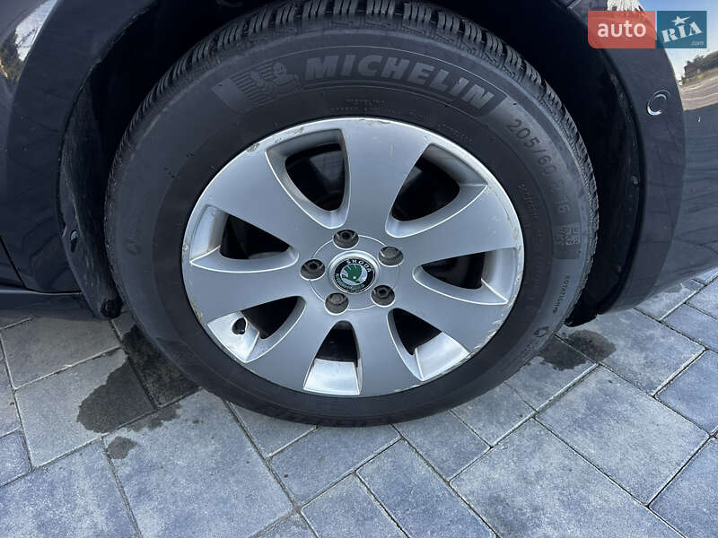 Универсал Skoda Superb 2010 в Луцке