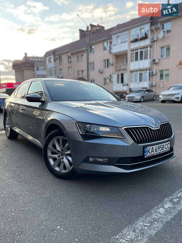 Лифтбек Skoda Superb 2018 в 
