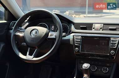 Лифтбек Skoda Superb 2015 в 
