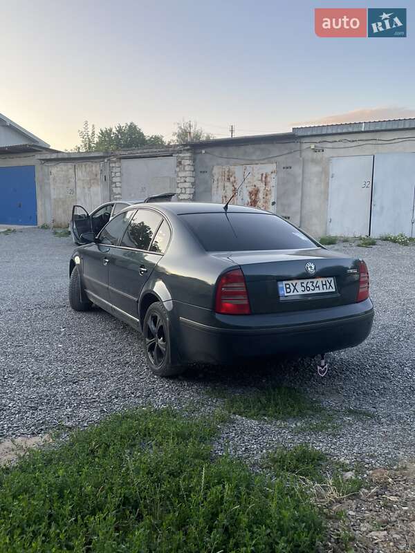 Лифтбек Skoda Superb 2003 в Каменец-Подольском