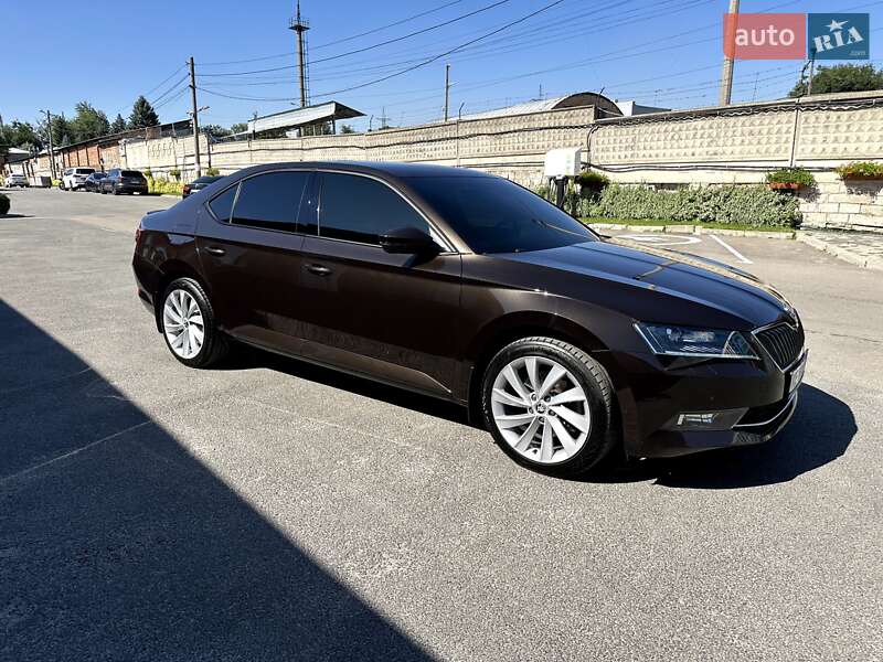 Ліфтбек Skoda Superb 2019 в Дніпрі