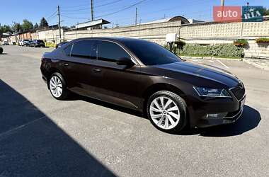 Лифтбек Skoda Superb 2019 в 