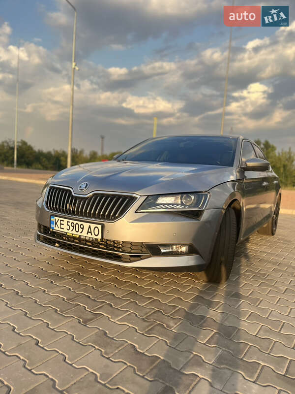 Лифтбек Skoda Superb 2016 в Ирпене