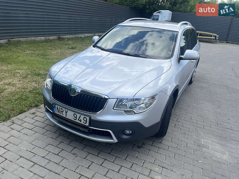 Универсал Skoda Superb 2013 в Радивилове