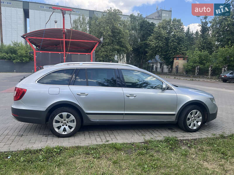 Универсал Skoda Superb 2013 в Радивилове