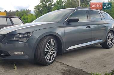 Універсал Skoda Superb 2015 в Вишгороді
