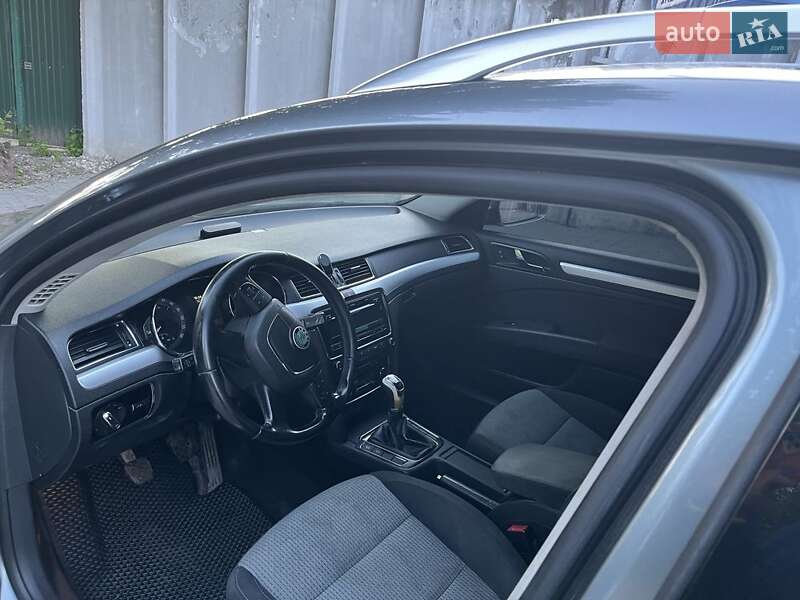 Универсал Skoda Superb 2010 в Тернополе
