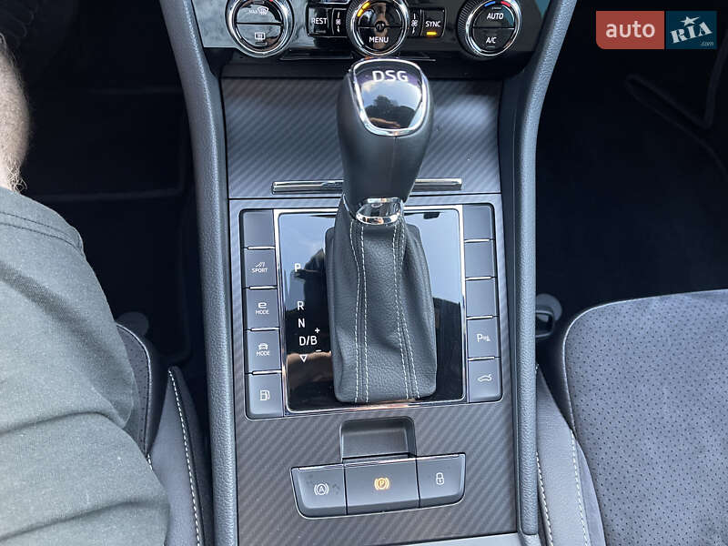 Універсал Skoda Superb 2021 в Житомирі