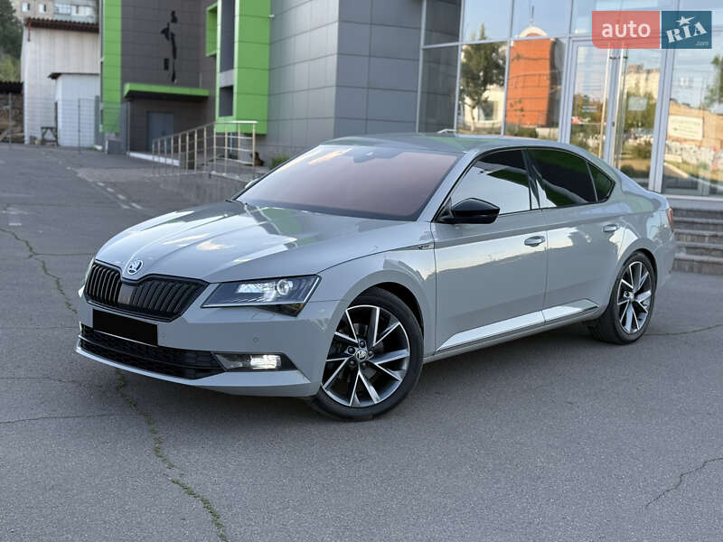 Лифтбек Skoda Superb 2018 в 