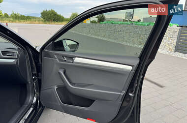 Лифтбек Skoda Superb 2019 в 
