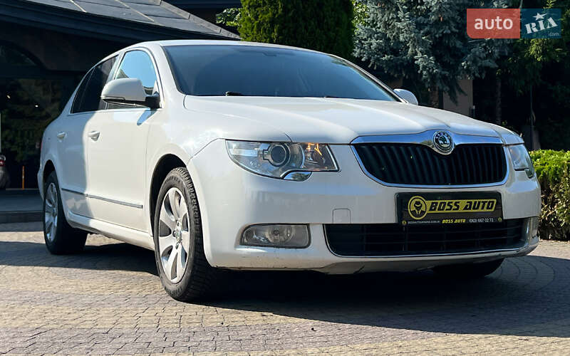 Лифтбек Skoda Superb 2012 в 