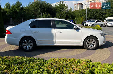 Лифтбек Skoda Superb 2012 в 