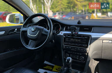 Лифтбек Skoda Superb 2012 в 