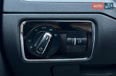 Лифтбек Skoda Superb 2012 в 