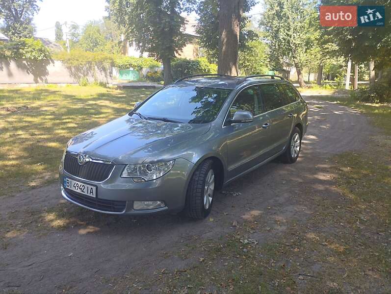 Універсал Skoda Superb 2011 в Лубнах