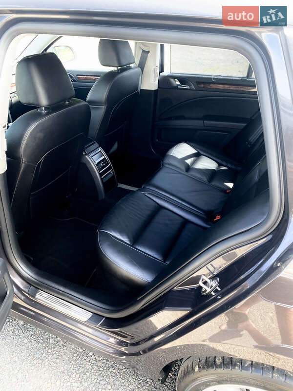 Універсал Skoda Superb 2011 в Рівному