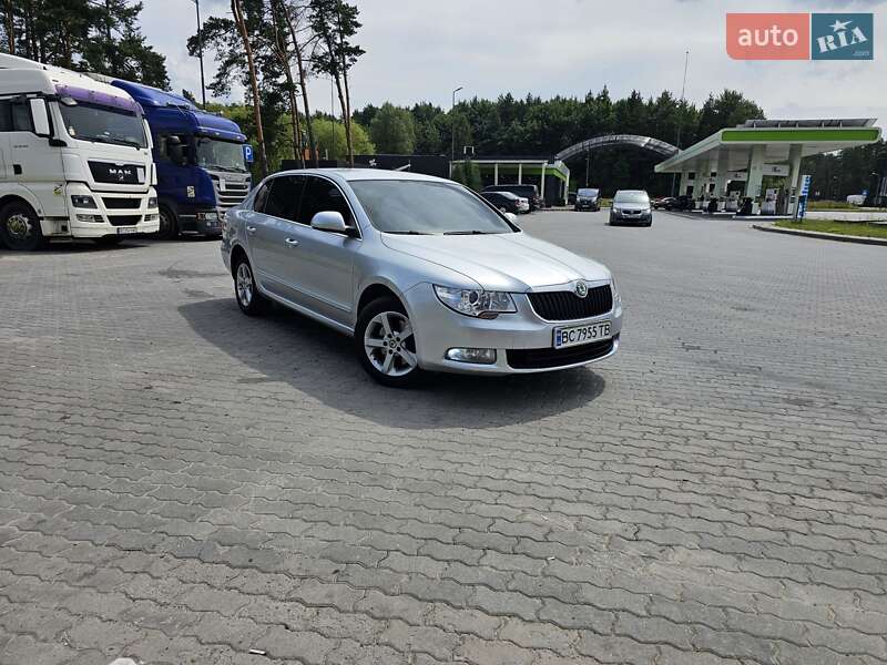 Лифтбек Skoda Superb 2010 в 