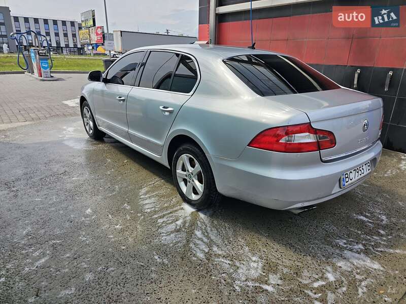 Лифтбек Skoda Superb 2010 в Львове
