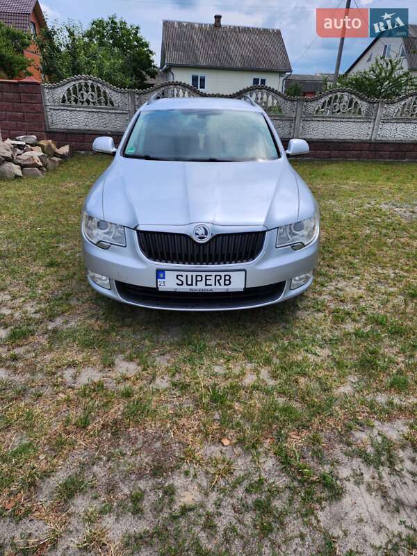 Универсал Skoda Superb 2010 в Луцке