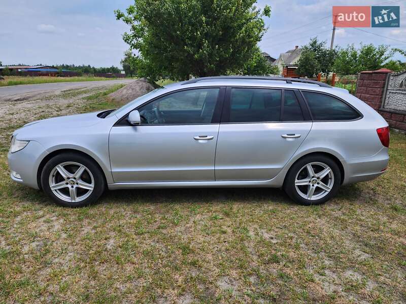 Универсал Skoda Superb 2010 в Луцке