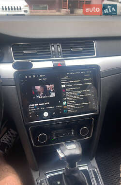 Лифтбек Skoda Superb 2012 в 