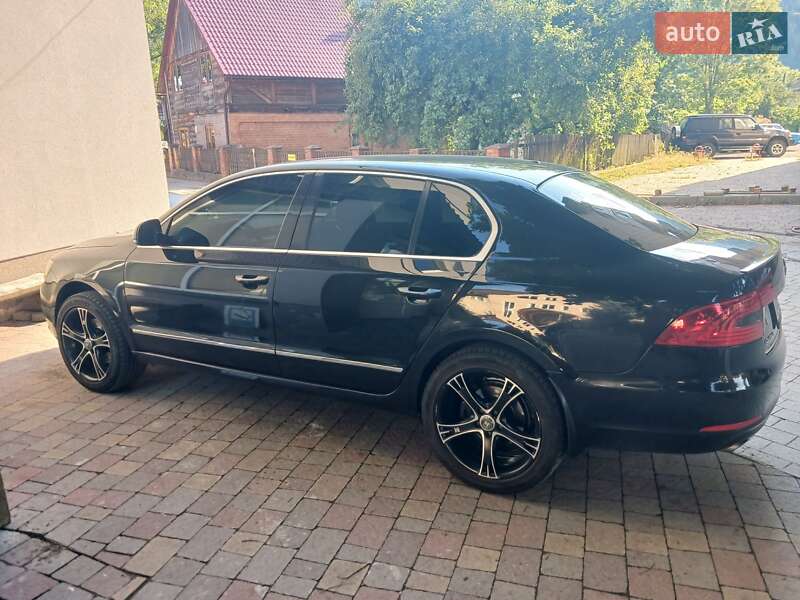 Лифтбек Skoda Superb 2013 в 