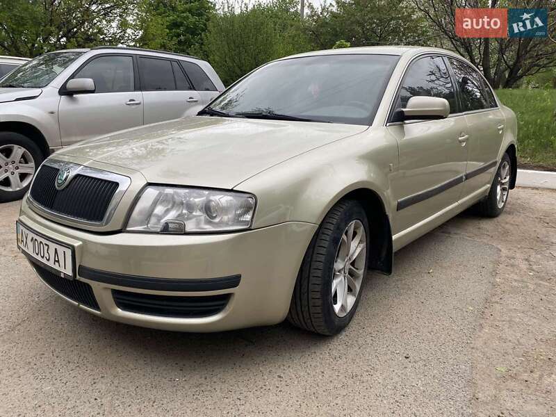 Skoda Superb 2004