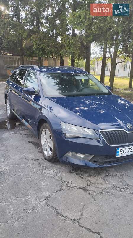 Универсал Skoda Superb 2016 в Радехове