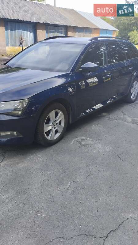 Универсал Skoda Superb 2016 в Радехове