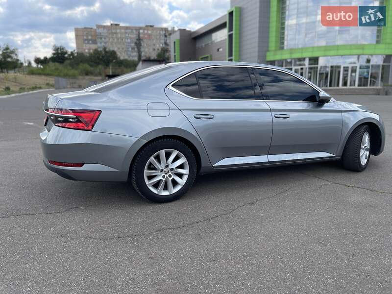 Лифтбек Skoda Superb 2020 в Кривом Роге