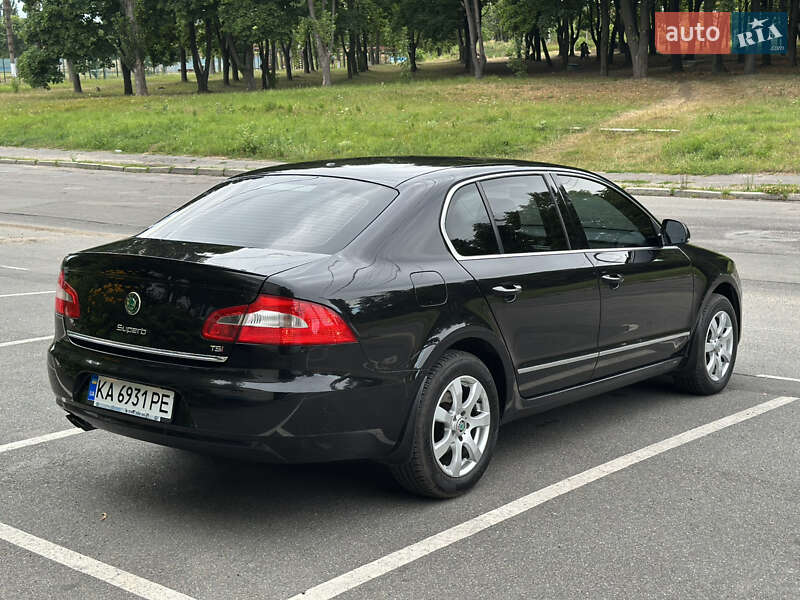 Лифтбек Skoda Superb 2011 в Василькове