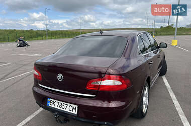 Лифтбек Skoda Superb 2010 в 