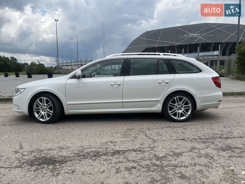 Универсал Skoda Superb 2010 в Винниках