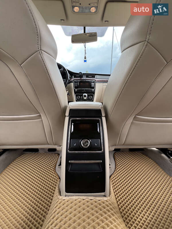 Универсал Skoda Superb 2010 в Винниках