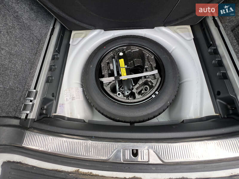 Универсал Skoda Superb 2010 в Винниках