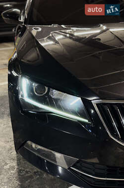 Лифтбек Skoda Superb 2017 в 