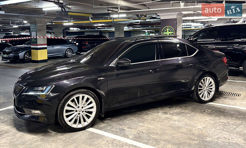 Лифтбек Skoda Superb 2017 в Днепре