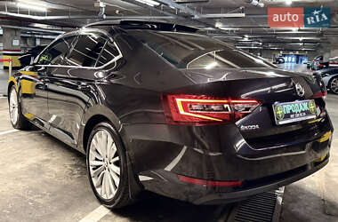 Лифтбек Skoda Superb 2017 в 