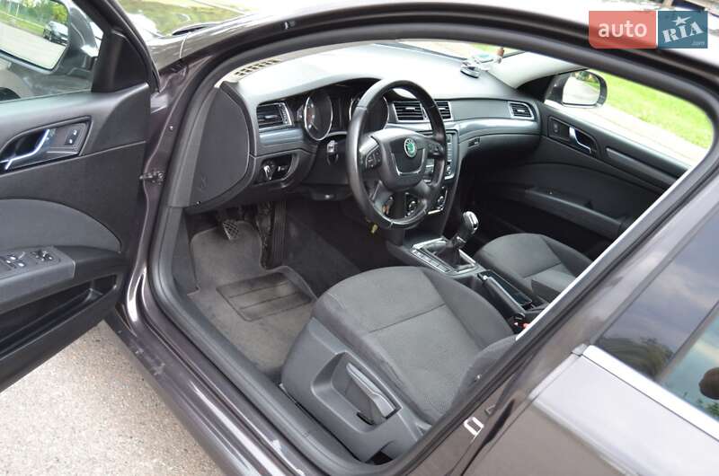 Лифтбек Skoda Superb 2009 в Днепре