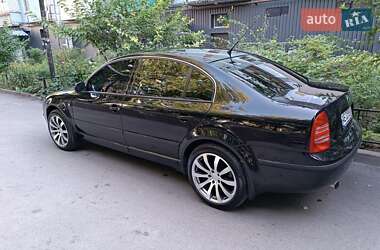 Лифтбек Skoda Superb 2006 в 