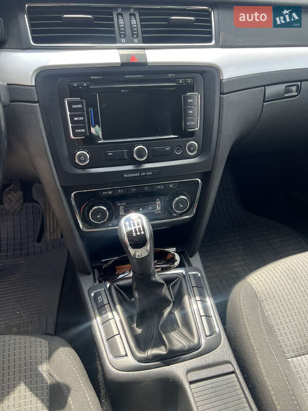 Универсал Skoda Superb 2011 в Львове