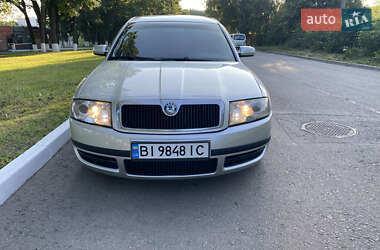 Лифтбек Skoda Superb 2004 в 