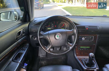 Лифтбек Skoda Superb 2004 в 