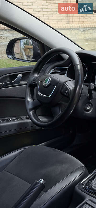 Лифтбек Skoda Superb 2011 в Черкассах
