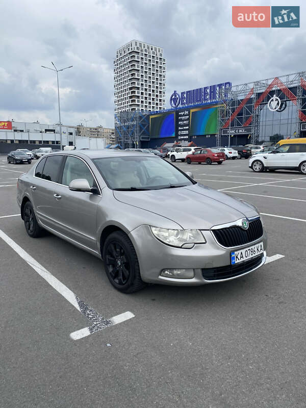 Лифтбек Skoda Superb 2012 в Киеве