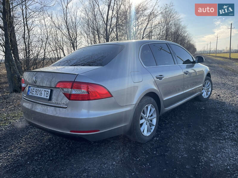 Лифтбек Skoda Superb 2013 в Синельниково