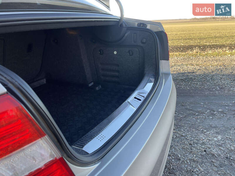 Лифтбек Skoda Superb 2013 в Синельниково